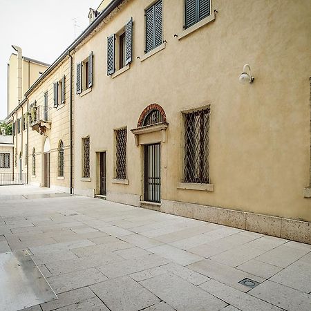 Arena Easy Suites Guesthouse Verona Kültér fotó